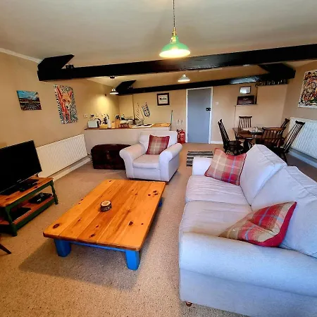 Apartamento Horse & Farrier Pub *