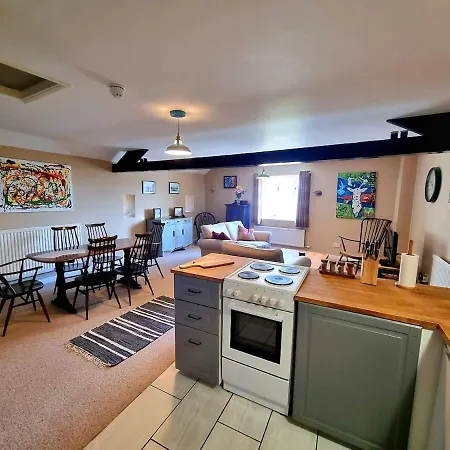 Horse & Farrier Pub Apartamento *