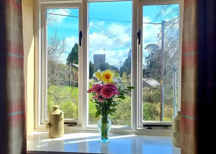 Horse & Farrier Pub *